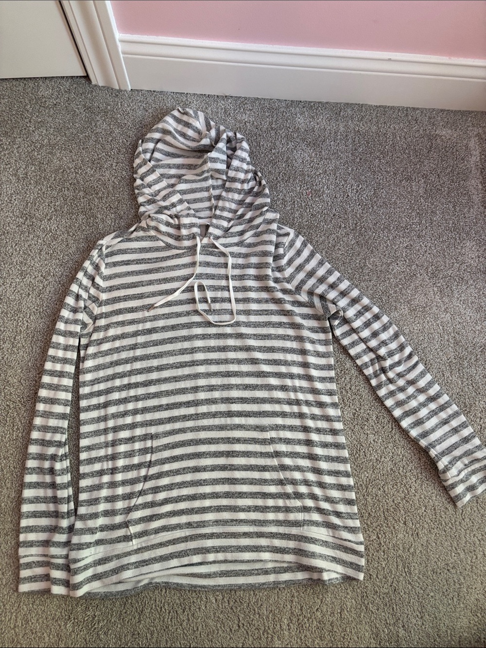 Market & Spruce Cream and Gray Striped Hoodie